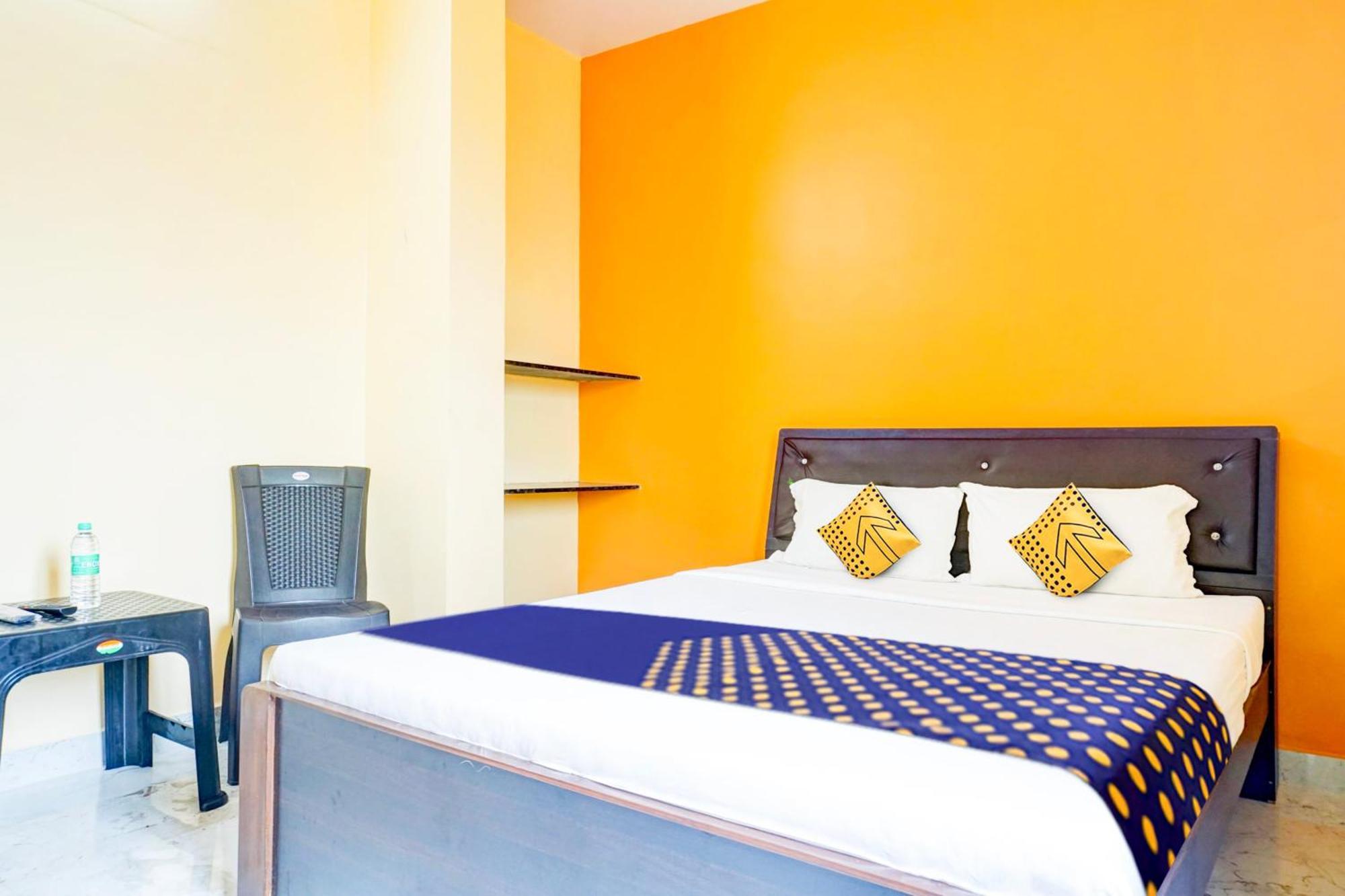 Spot On Hotel Shree Samarth Lodging โกลฮาปูร์ ภายนอก รูปภาพ