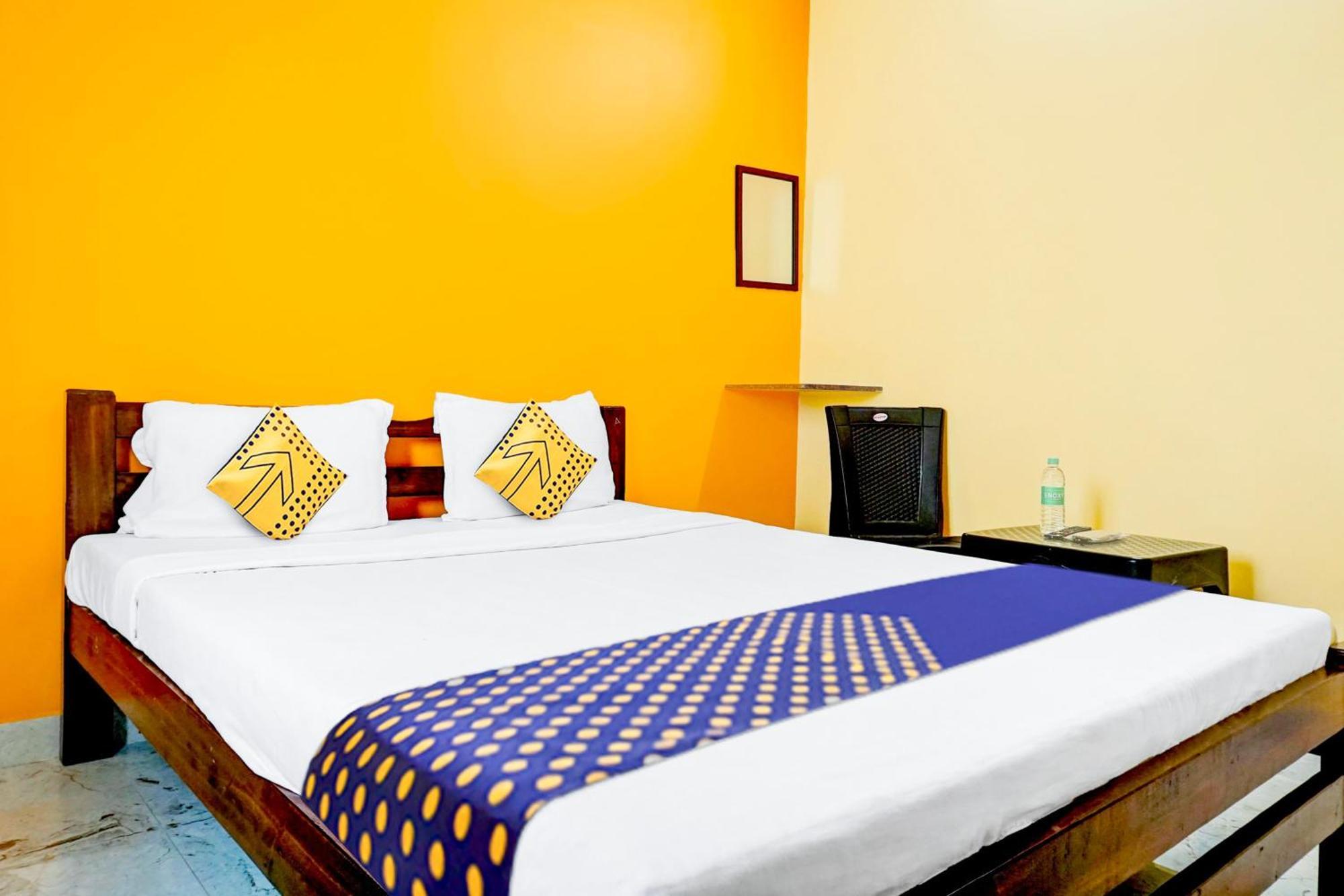 Spot On Hotel Shree Samarth Lodging โกลฮาปูร์ ภายนอก รูปภาพ