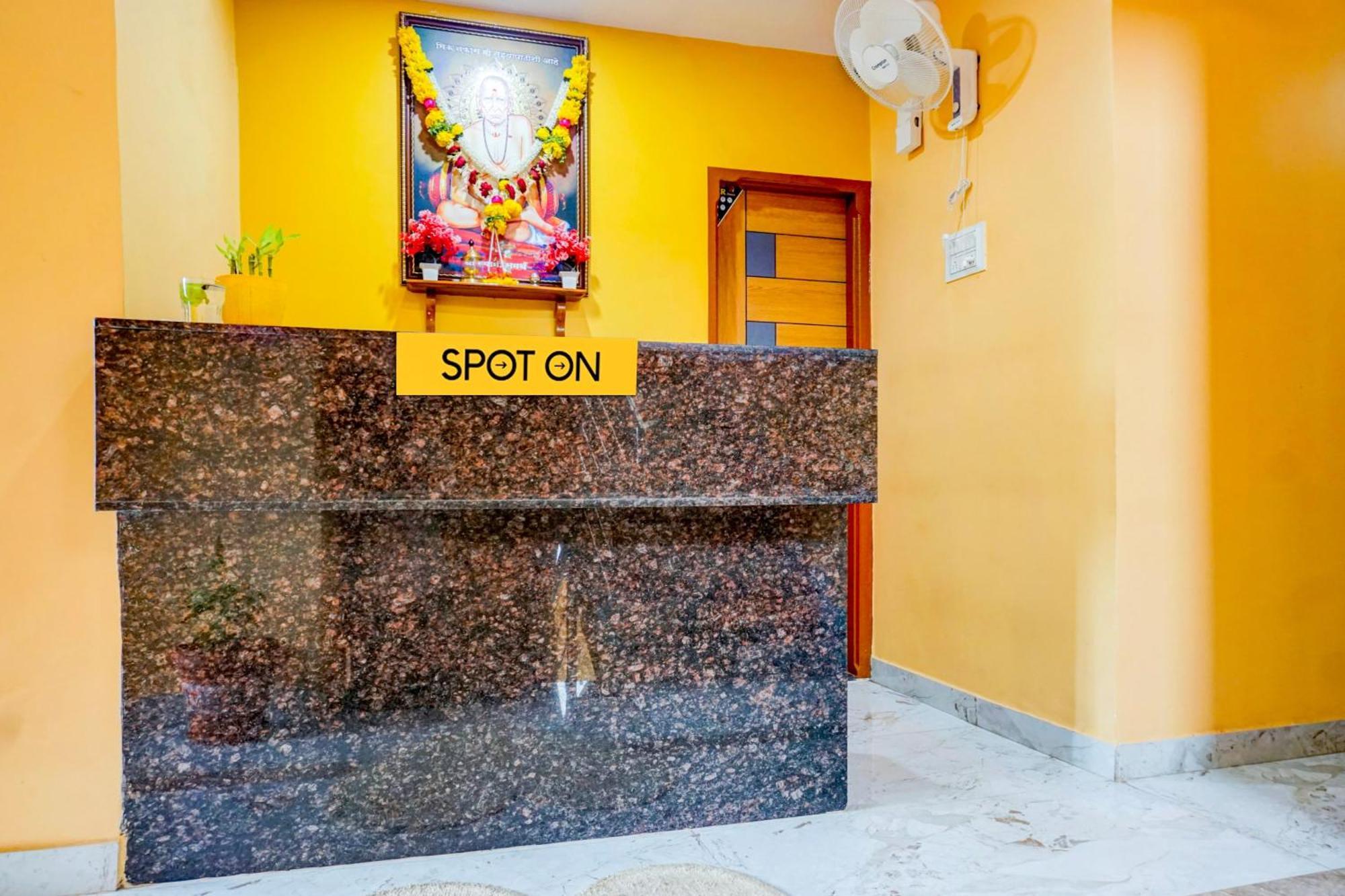 Spot On Hotel Shree Samarth Lodging โกลฮาปูร์ ภายนอก รูปภาพ