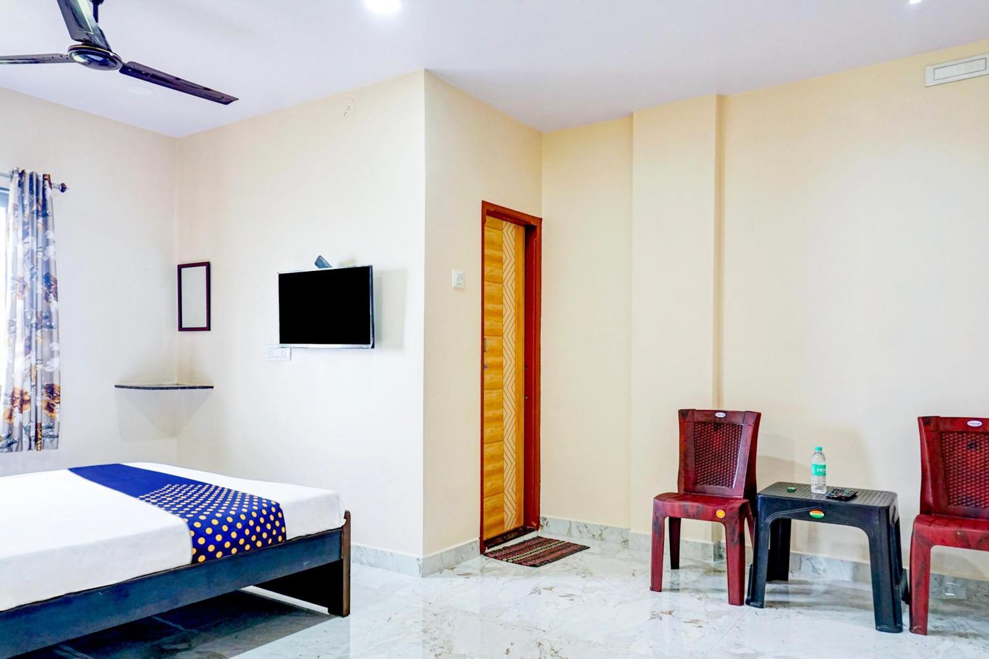 Spot On Hotel Shree Samarth Lodging โกลฮาปูร์ ภายนอก รูปภาพ